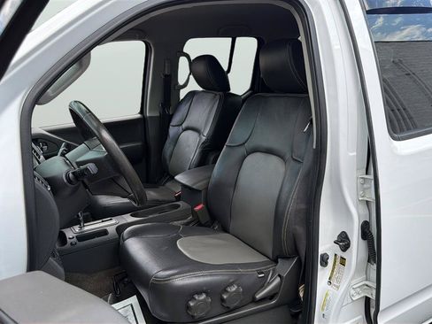Used 2012 Nissan Frontier PRO-4X AWD/4WD image 12