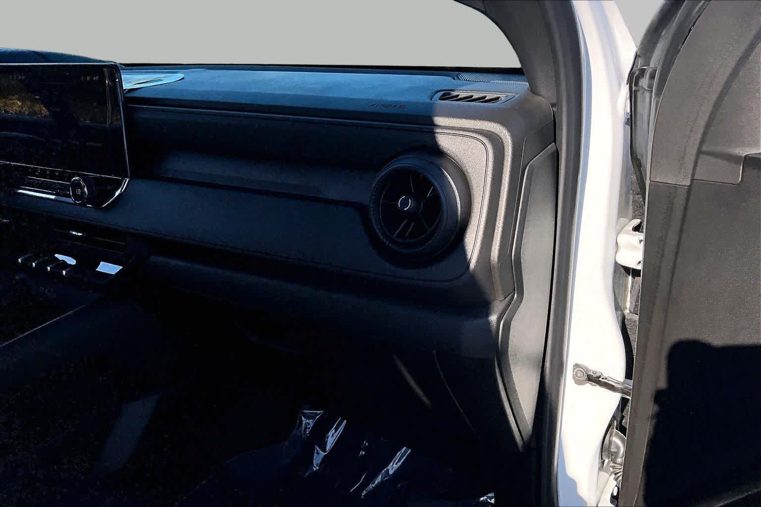 Used 2026 Chevrolet Colorado Trail Boss AWD/4WD image 18