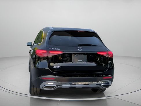 Used 2025 Mercedes-Benz GLC 300 image 23