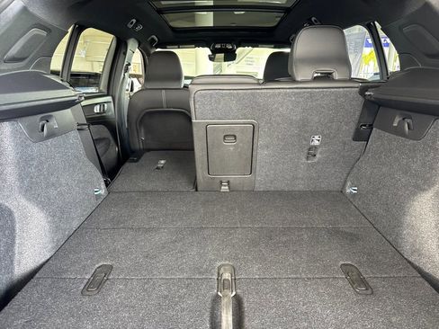 Certified 2025 Volvo XC40 B5 Plus AWD/4WD image 14