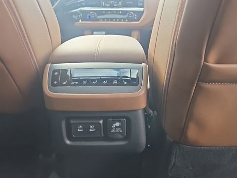 New 2026 Nissan Pathfinder Platinum AWD/4WD image 33