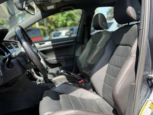 Used 2018 Volkswagen GTI SE w/ SE Leather Package FWD image 10