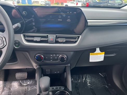 New 2026 Chevrolet TrailBlazer LS w/ LS Convenience Package AWD/4WD image 17