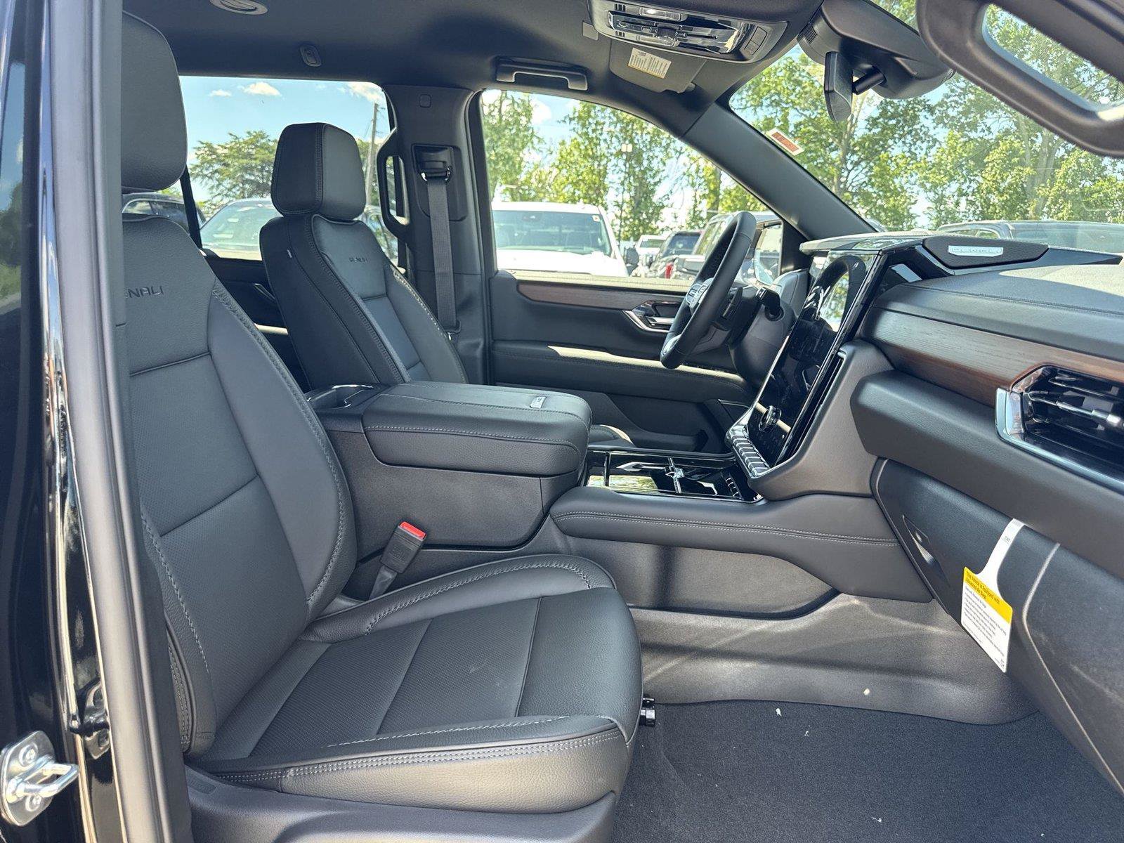 New 2026 GMC Yukon Denali AWD/4WD image 25