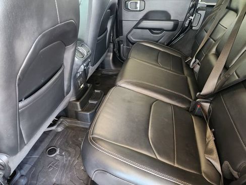 Used 2023 Jeep Wrangler Unlimited Sahara AWD/4WD image 31