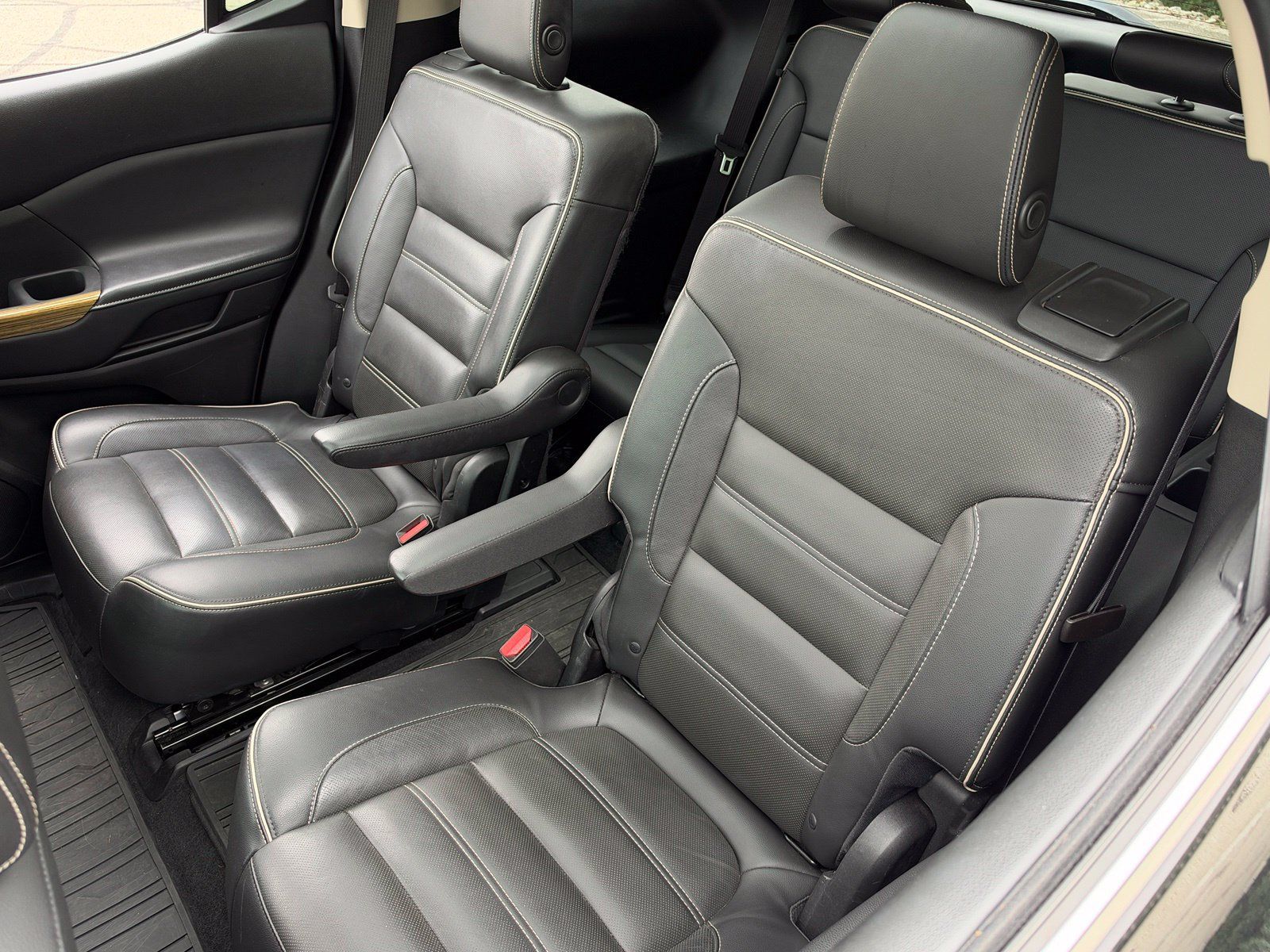 Used 2018 GMC Acadia Denali w/ Technology Package AWD/4WD image 42