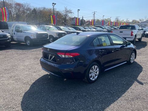 Used 2020 Toyota Corolla LE FWD image 5