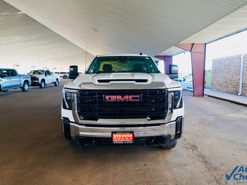 Used 2025 GMC Sierra 2500 Pro image 1