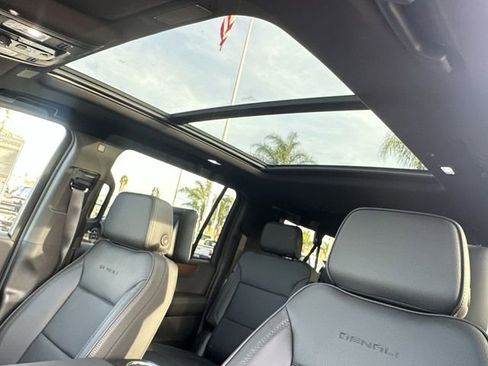 New 2026 GMC Yukon XL Denali w/ Denali Reserve Package image 19