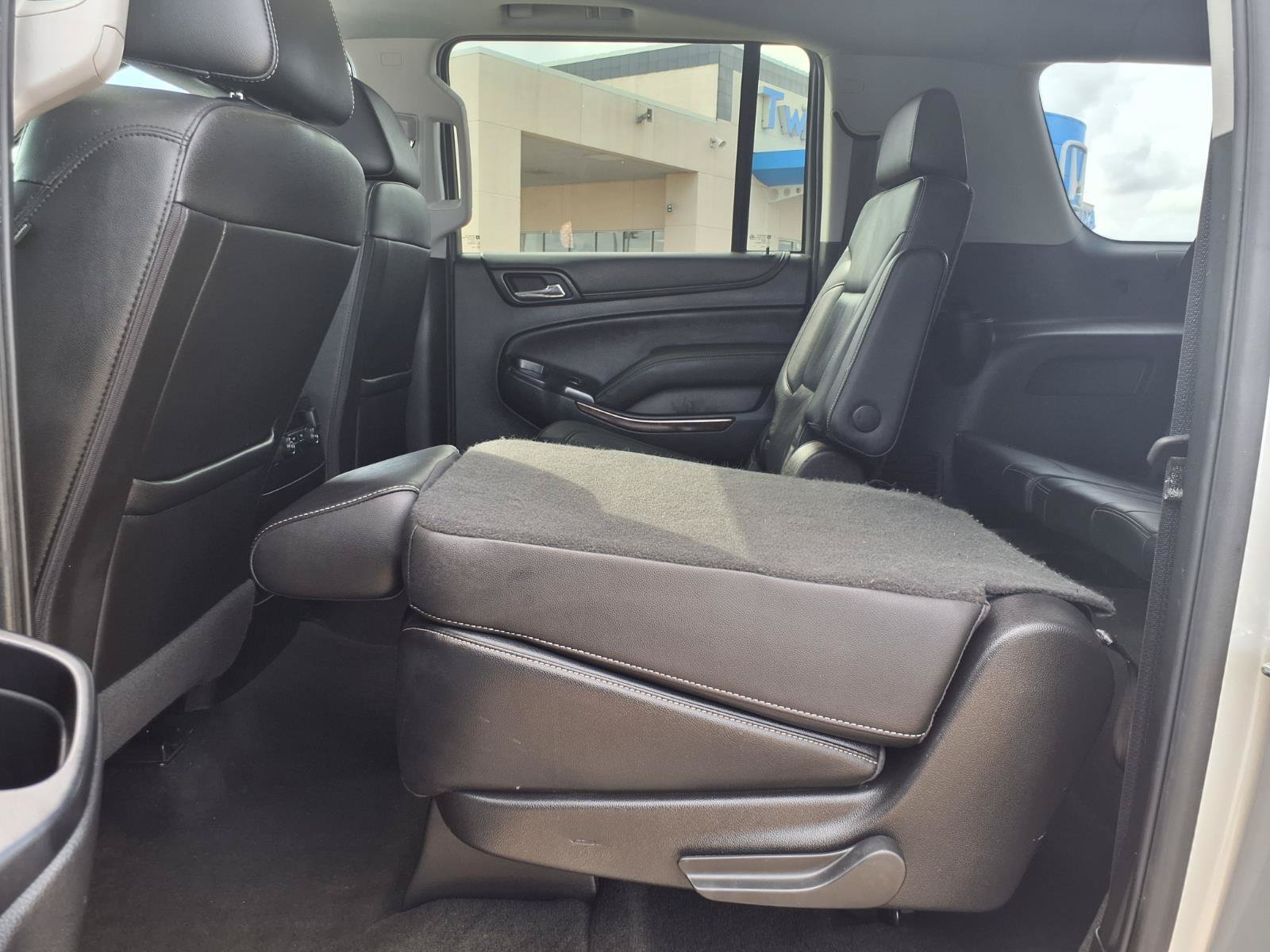 Used 2018 Chevrolet Suburban LT AWD/4WD image 16