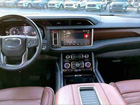 Used 2023 GMC Yukon Denali Ultimate image 6
