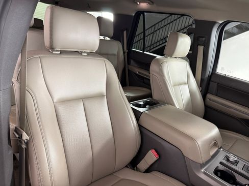 Used 2020 Ford Expedition XLT AWD/4WD image 25
