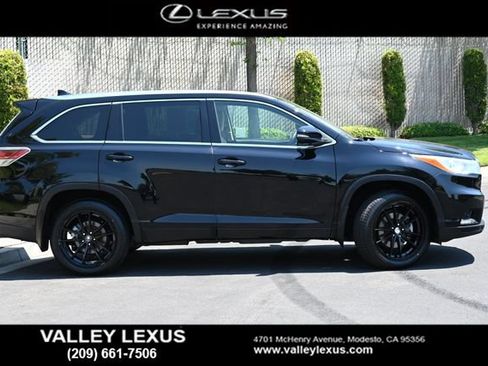 Used 2016 Toyota Highlander Limited AWD/4WD image 3