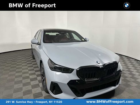 New 2026 BMW 530i xDrive w/ M Sport Package image 1