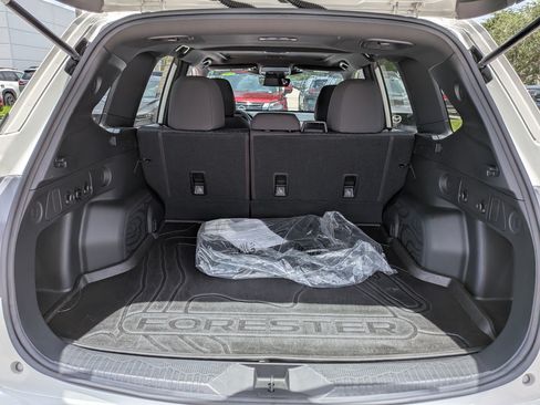 Used 2025 Subaru Forester Premium AWD/4WD image 13