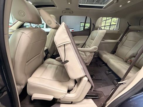 Used 2018 GMC Acadia Denali w/ Technology Package AWD/4WD image 17