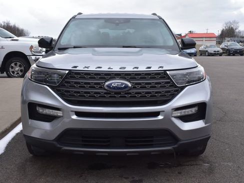 Used 2022 Ford Explorer XLT w/ Equipment Group 202A image 12