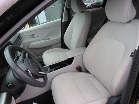 Used 2025 Hyundai Kona SEL AWD/4WD image 9