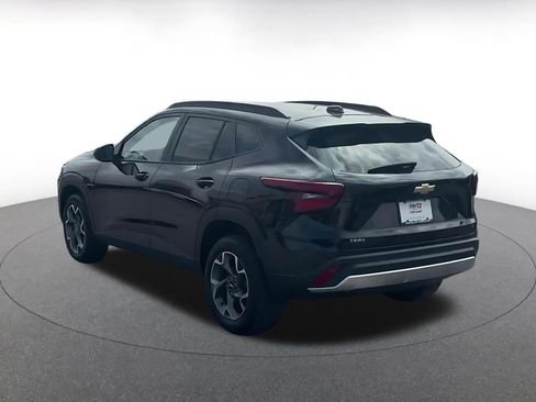 Used 2025 Chevrolet Trax LT image 10