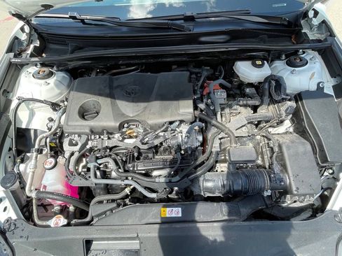Used 2025 Toyota Camry SE FWD image 25