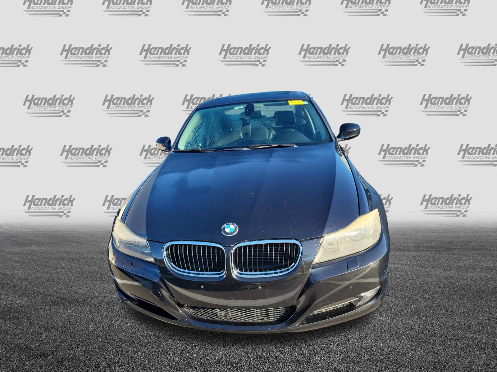 Used 2011 BMW 328i xDrive Sedan AWD/4WD image 3