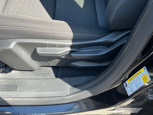 Used 2025 Chevrolet Equinox LT image 22