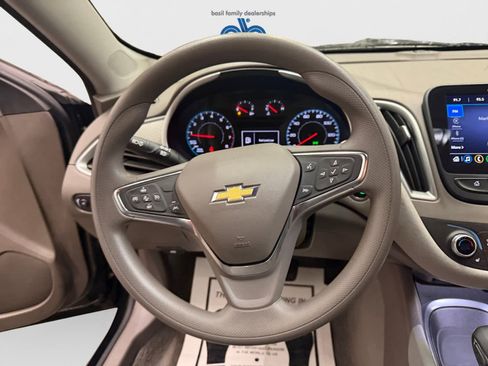 Used 2025 Chevrolet Malibu LT image 11