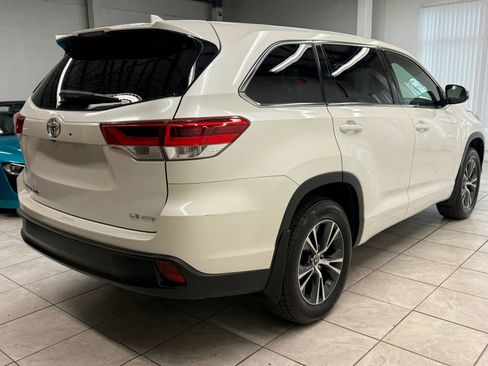 Used 2017 Toyota Highlander Plus image 9
