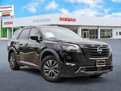 Certified 2024 Nissan Pathfinder S image 1