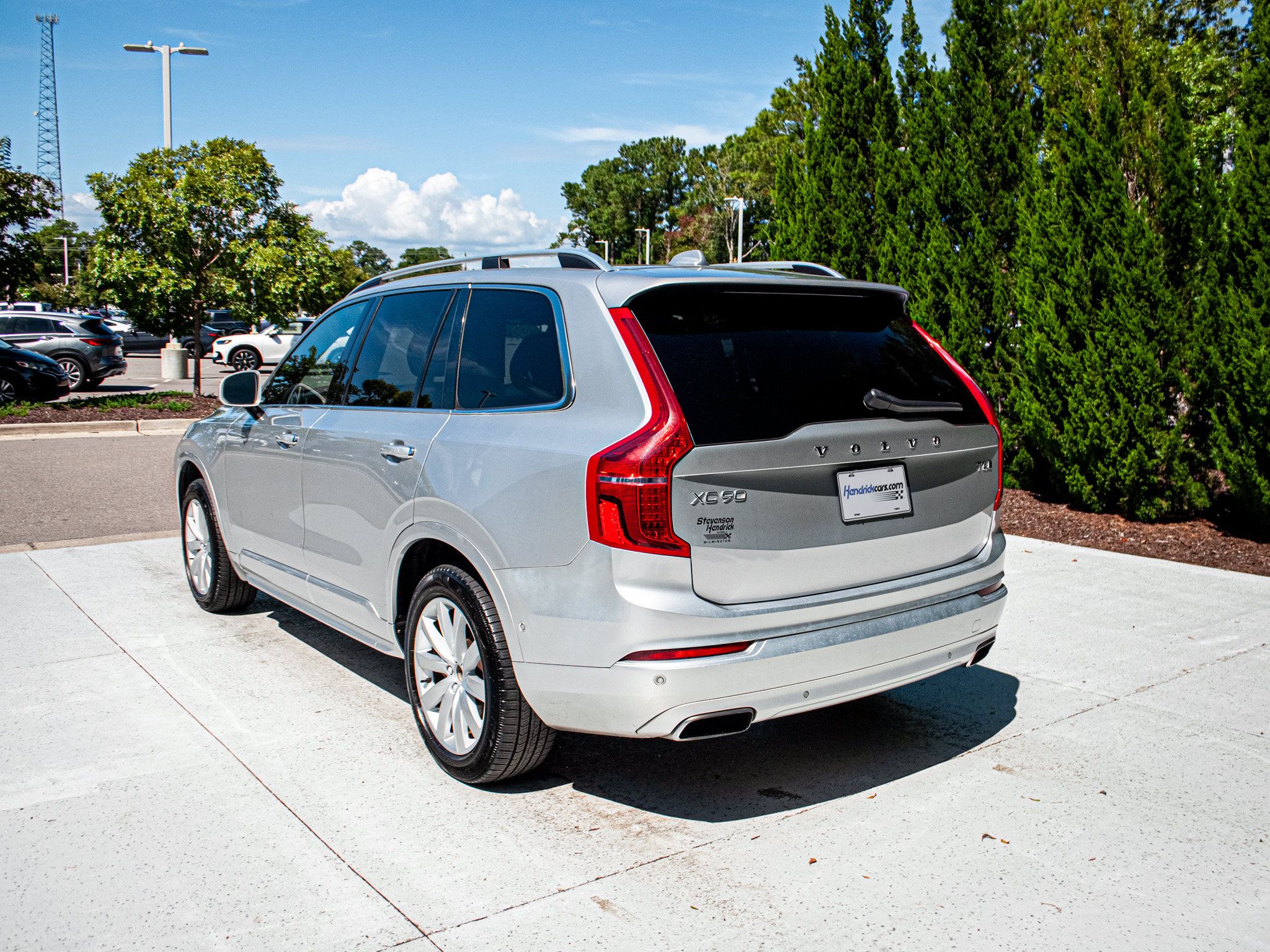 Used 2018 Volvo XC90 T6 Momentum w/ Convenience Package AWD/4WD image 8