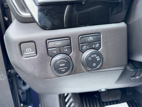 Used 2023 Chevrolet Silverado 1500 LT AWD/4WD image 19