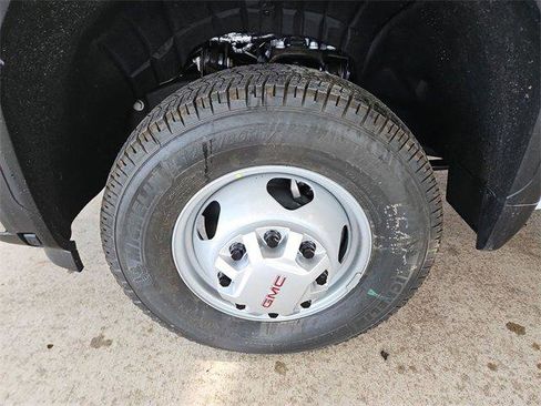 New 2026 GMC Sierra 3500 Pro w/ Convenience Package image 30