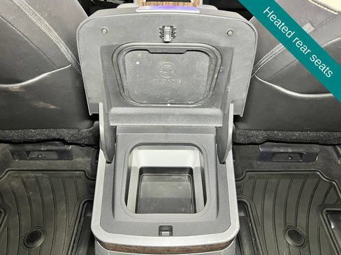 Used 2025 Toyota Sienna Platinum AWD/4WD image 24
