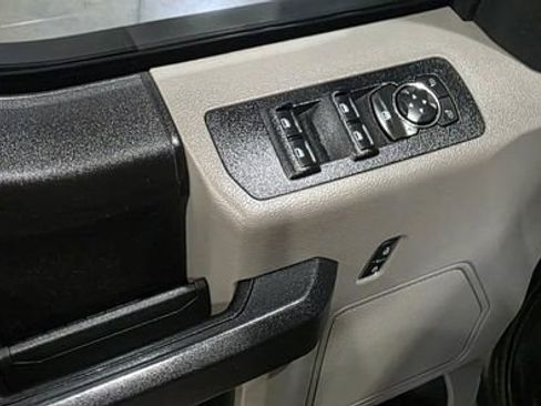 Used 2017 Ford F150 XL w/ Equipment Group 101A Mid image 12