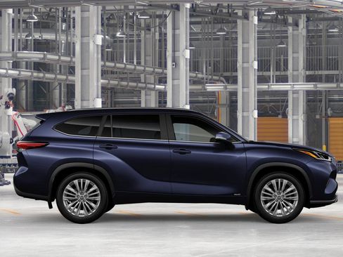 New 2026 Toyota Highlander Platinum image 14