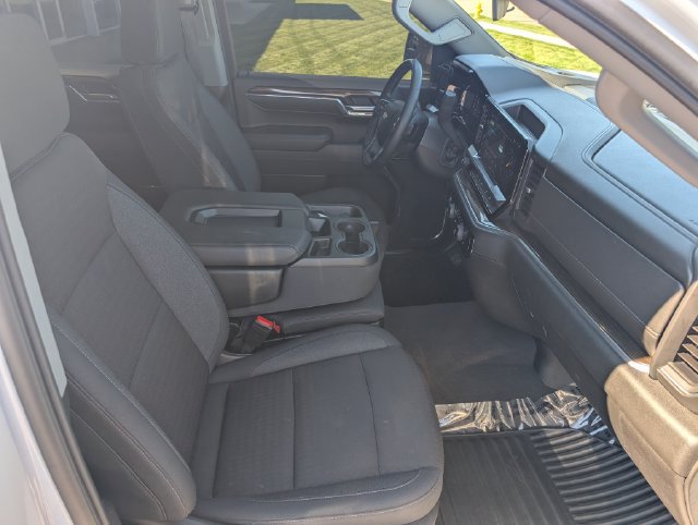 Used 2024 Chevrolet Silverado 1500 LT AWD/4WD image 4