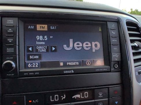 Used 2013 Jeep Grand Cherokee Overland w/ Advance Technology Group AWD/4WD image 8