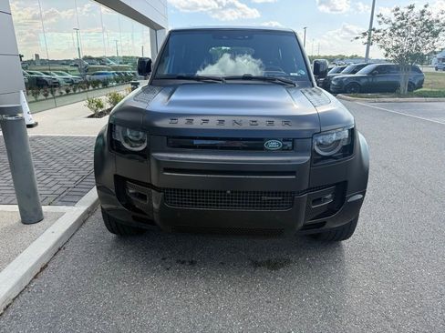 Used 2023 Land Rover Defender 130 X-Dynamic SE image 2