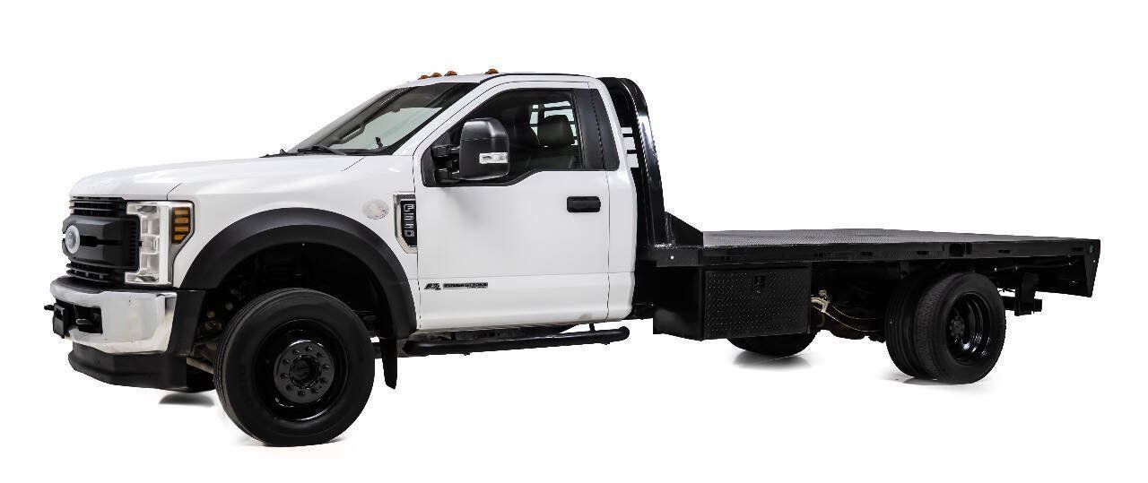 Used 2018 Ford F550 4x4 Regular Cab Super Duty image 2