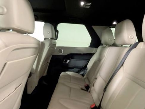 Used 2020 Land Rover Discovery SE AWD/4WD image 17