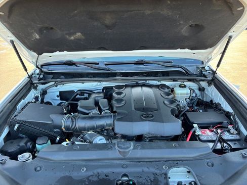 Used 2017 Toyota 4Runner TRD Off-Road Premium image 30