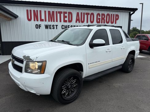 Used 2009 Chevrolet Avalanche LT w/ Luxury Package image 1