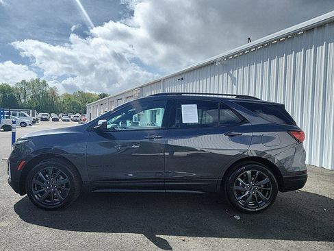 Used 2023 Chevrolet Equinox RS AWD/4WD image 2