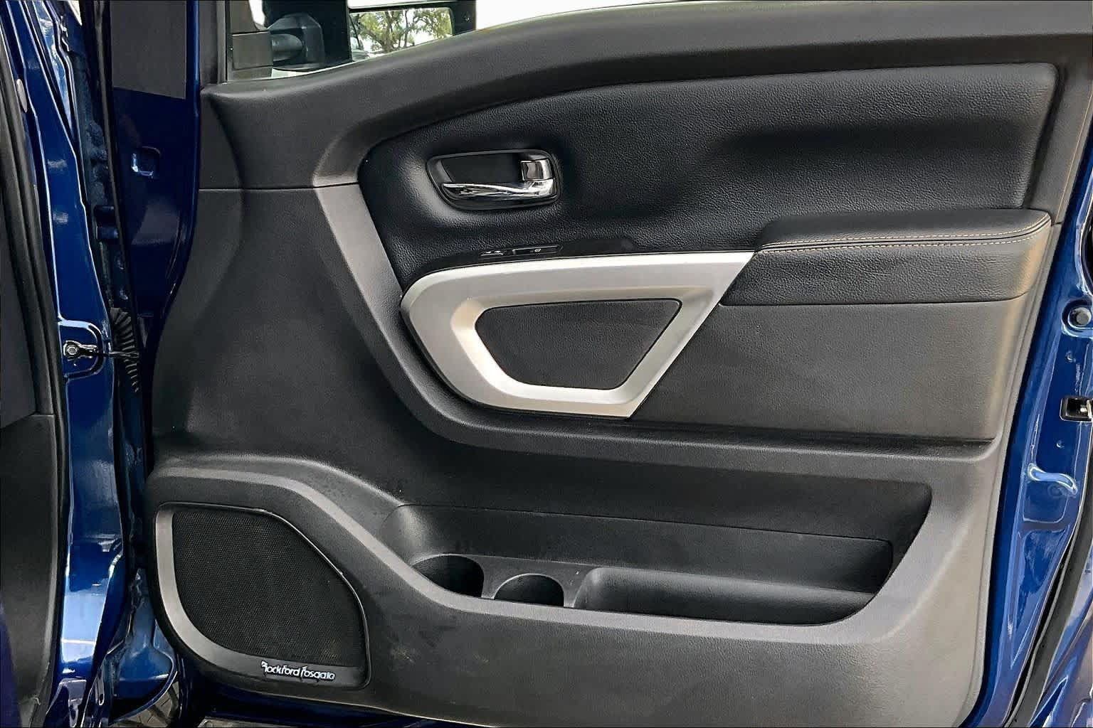 Used 2017 Nissan Titan SL AWD/4WD image 23