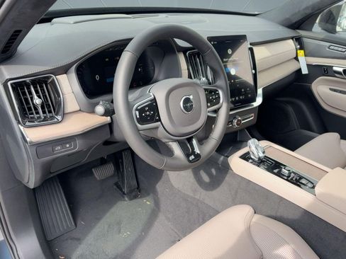 New 2026 Volvo XC90 T8 Ultra w/ Lounge Package AWD/4WD image 4