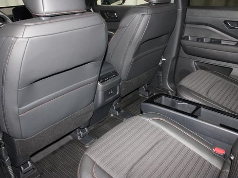 Used 2025 Nissan Pathfinder Rock Creek AWD/4WD image 21
