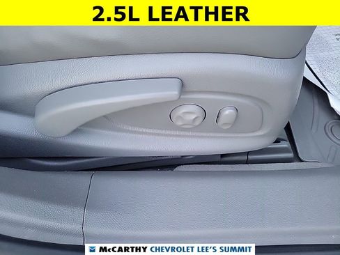 Used 2014 Chevrolet Impala LT w/ Convenience Package image 17