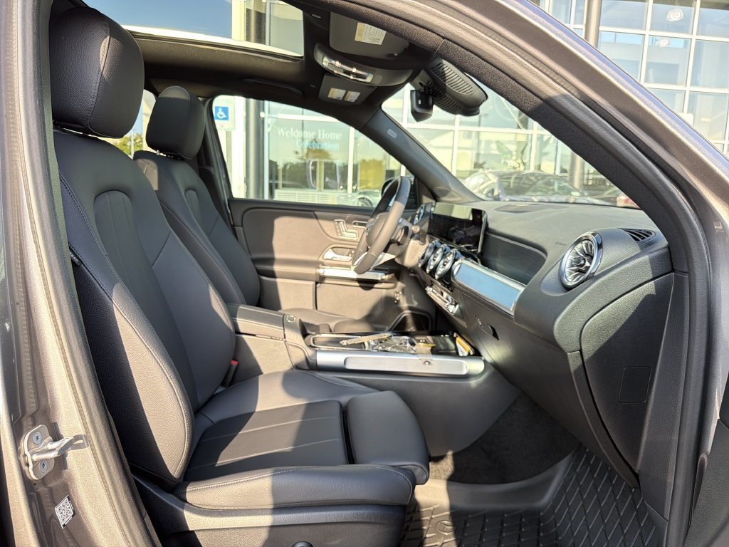 Certified 2026 Mercedes-Benz GLB 250 4MATIC image 18