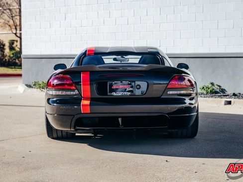 Used 2004 Dodge Viper SRT-10 image 18