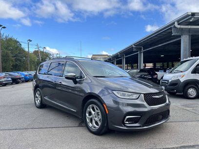 Used 2023 Chrysler Pacifica Limited